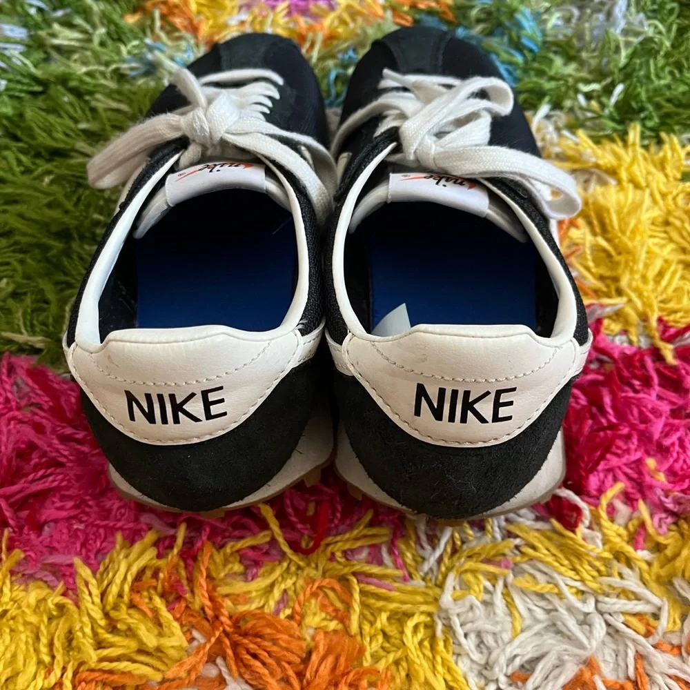 Nike Women's LD-1000 Sneaker